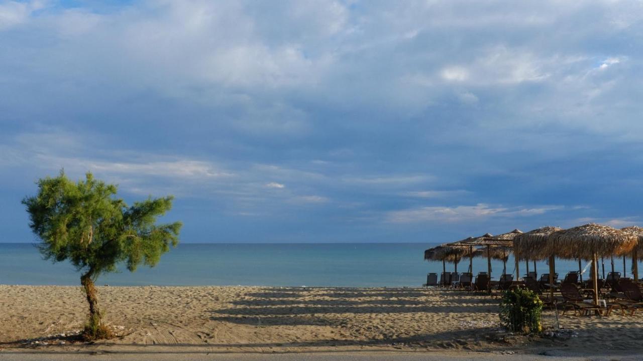 Beach Front Vintage Villa Kalliktratis Nea Kallikrateia Екстериор снимка